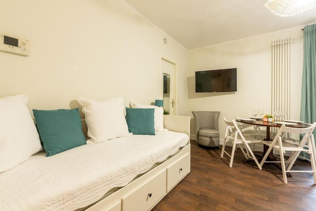 Appartement Proche Champs Elysees Paris Exterior photo